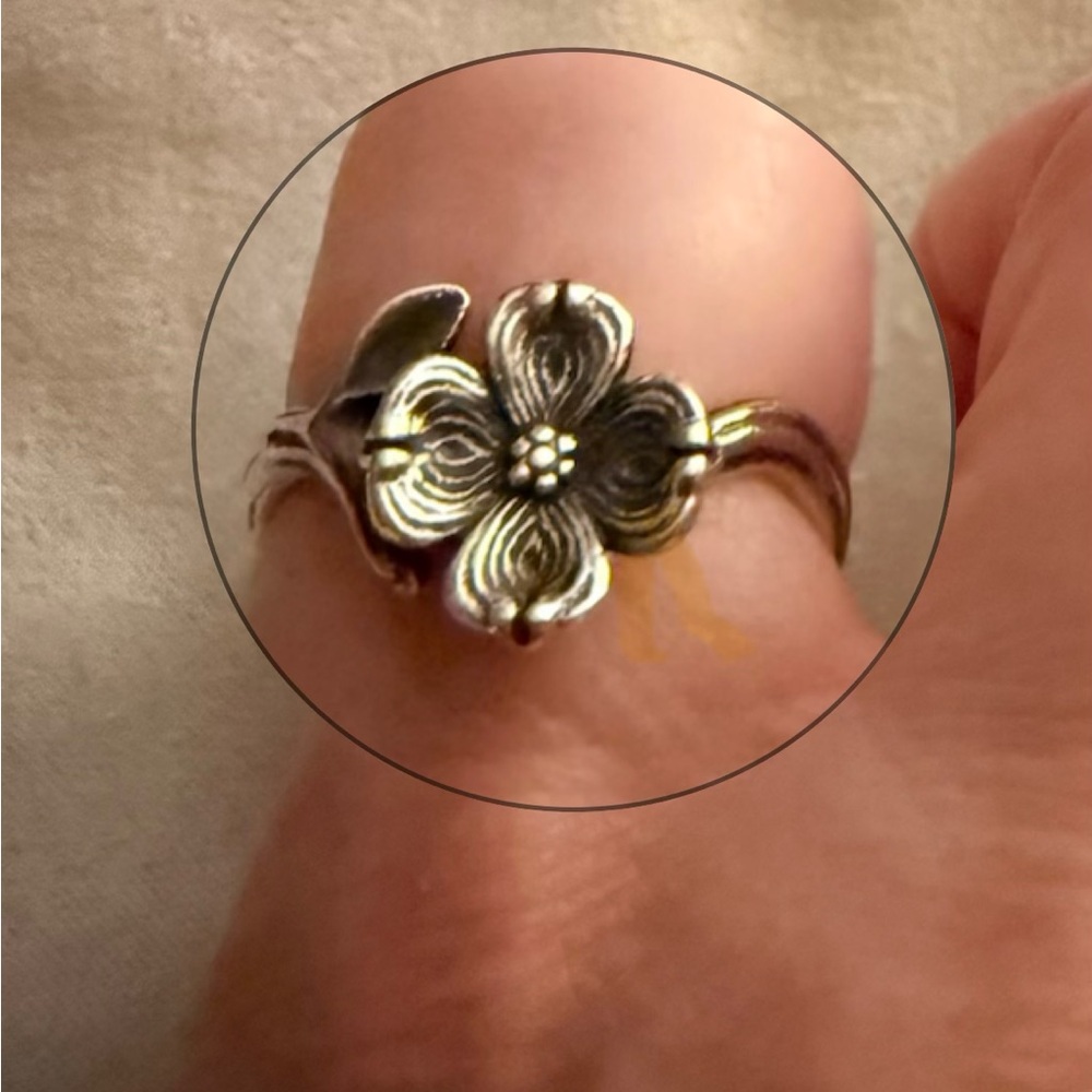 James Avery Dogwood Flower Ring